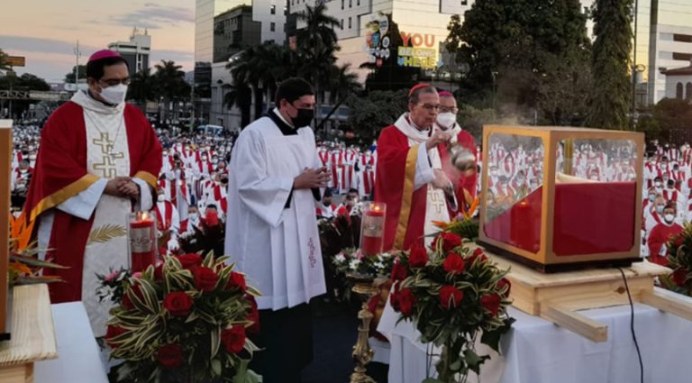 El Papa recuerda a los nuevos mártires en El Salvador: “al lado de los pobres”