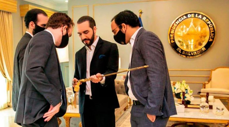 “Los hermanos de Nayib Bukele fueron investigados como jefes de una red criminal enquistada en el gobierno”